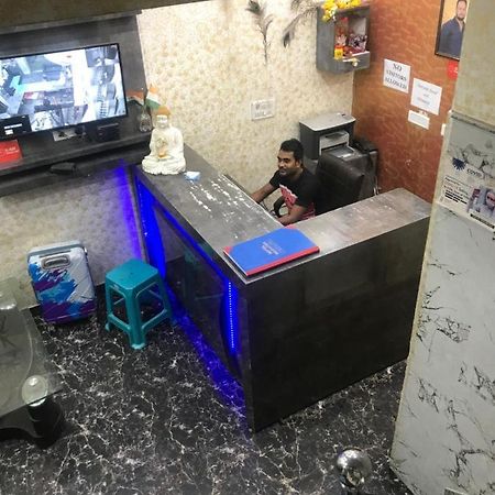 Hotel O Kanak Palace Yeni Delhi Dış mekan fotoğraf
