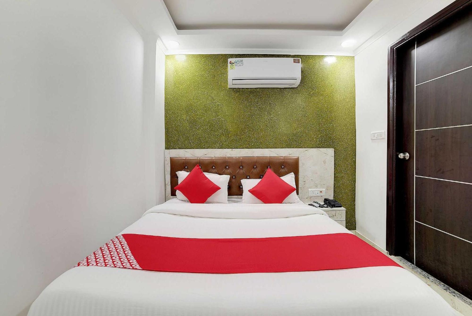 Hotel O Kanak Palace Yeni Delhi Dış mekan fotoğraf